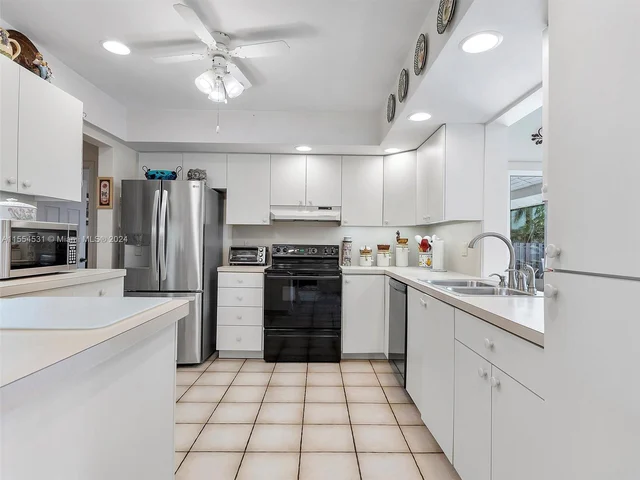 5712 SW 118th Ave, Cooper City FL 33330