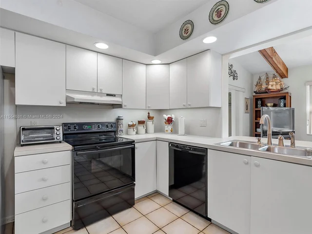 5712 SW 118th Ave, Cooper City FL 33330