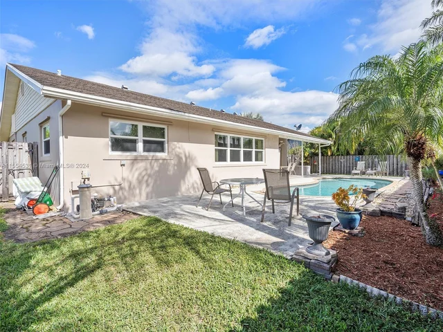 5712 SW 118th Ave, Cooper City FL 33330