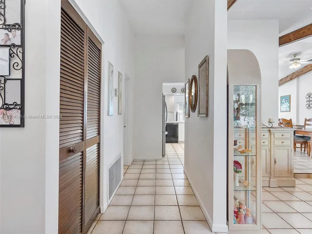 5712 SW 118th Ave, Cooper City FL 33330