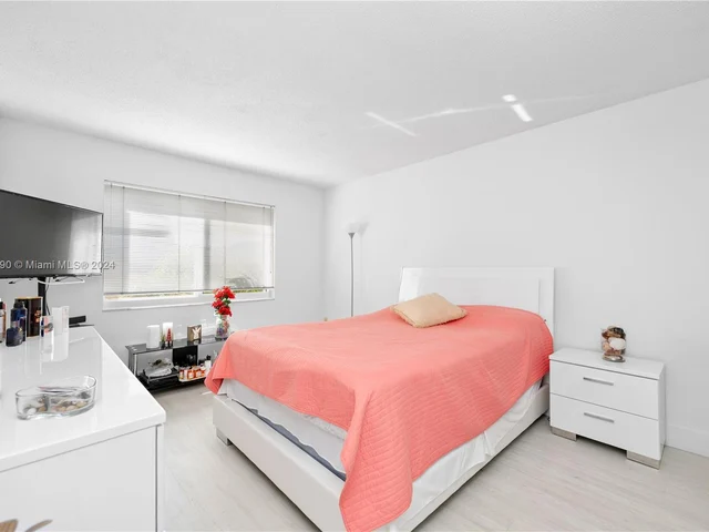 7845 Camino Real # 212, Miami FL 33143