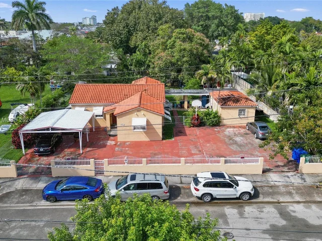1551 NW 26th St, Miami FL 33142