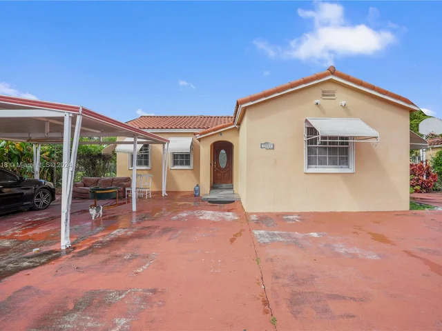 1551 NW 26th St, Miami FL 33142