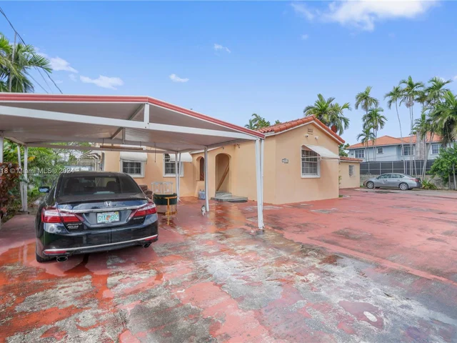 1551 NW 26th St, Miami FL 33142
