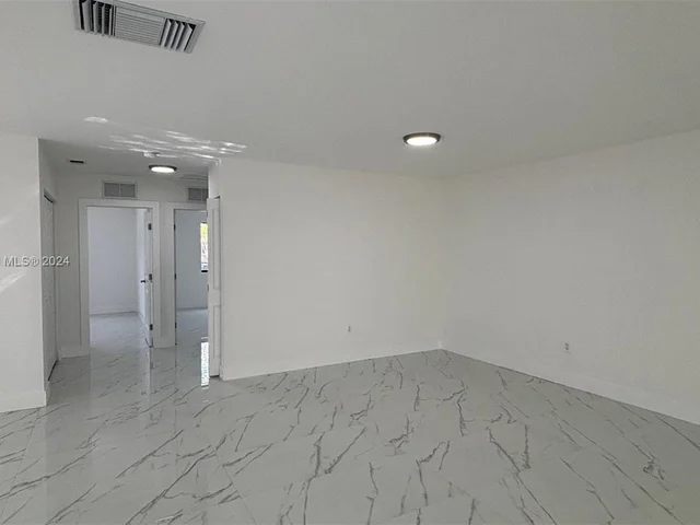 15803 NW 39th Pl # 15803, Miami Gardens FL 33054