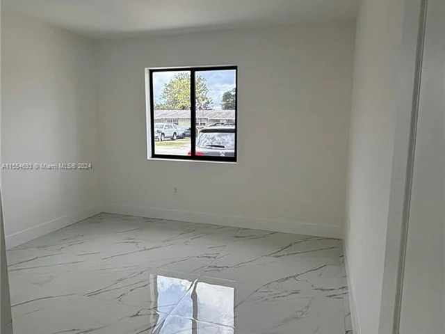 15803 NW 39th Pl # 15803, Miami Gardens FL 33054