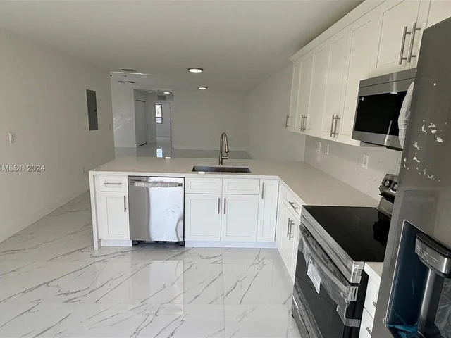 15803 NW 39th Pl # 15803, Miami Gardens FL 33054