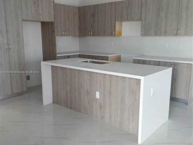 22460 SW 124 CT # B, Miami FL 33170