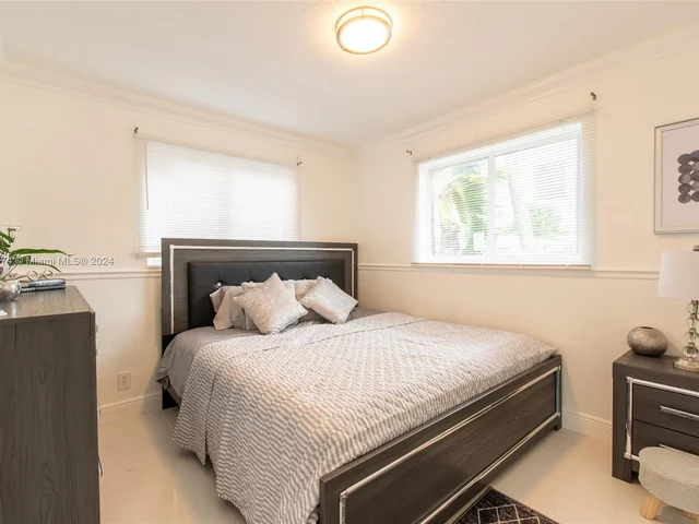 6610 Cody St, Hollywood FL 33024