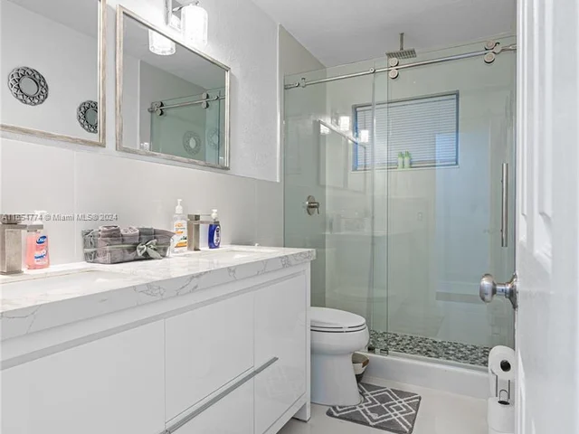 6610 Cody St, Hollywood FL 33024