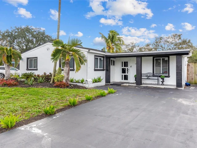 6610 Cody St, Hollywood FL 33024