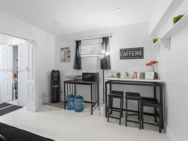 6610 Cody St, Hollywood FL 33024