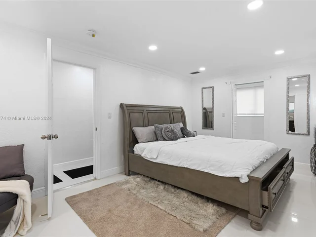 6610 Cody St, Hollywood FL 33024