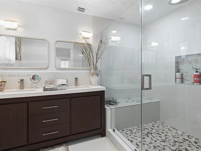 6610 Cody St, Hollywood FL 33024