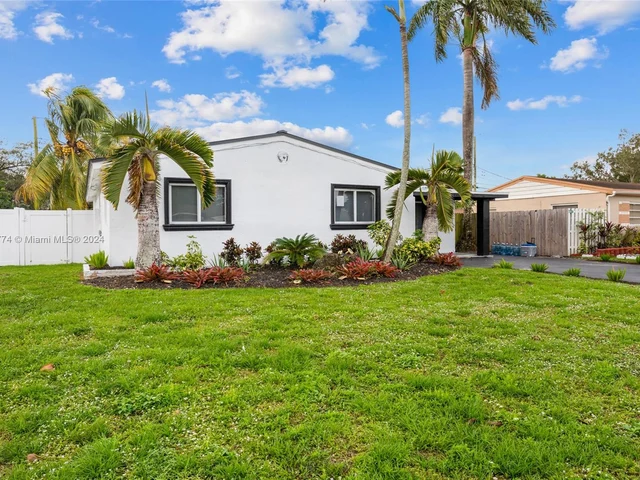 6610 Cody St, Hollywood FL 33024