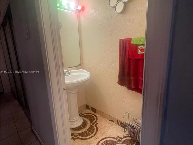 5070 Elmhurst Rd # D, West Palm Beach FL 33417