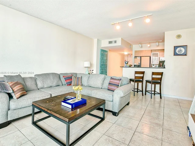 325 S Biscayne Blvd # 1717, Miami FL 33131