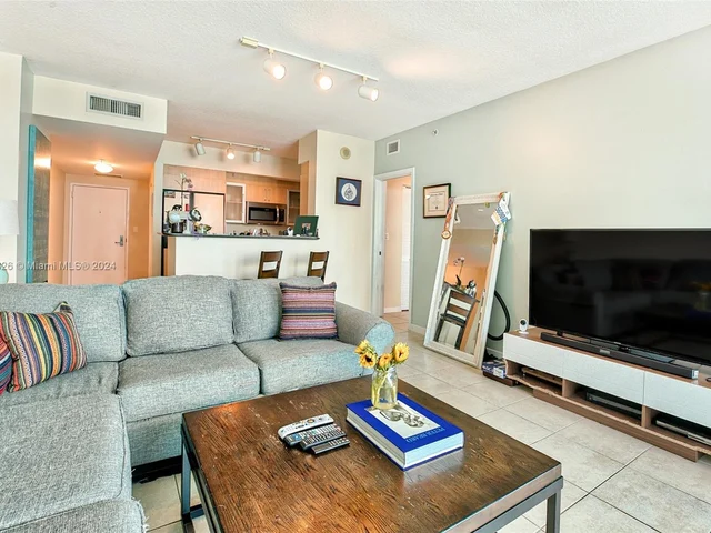 325 S Biscayne Blvd # 1717, Miami FL 33131