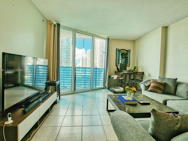 325 S Biscayne Blvd # 1717, Miami FL 33131