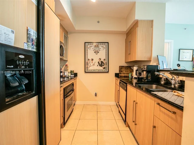 325 S Biscayne Blvd # 1717, Miami FL 33131