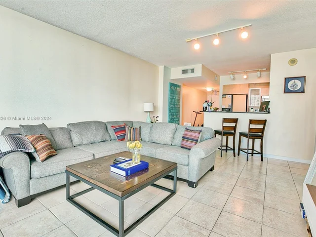 325 S Biscayne Blvd # 1717, Miami FL 33131