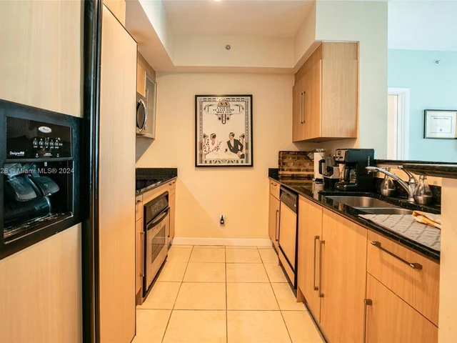 325 S Biscayne Blvd # 1717, Miami FL 33131