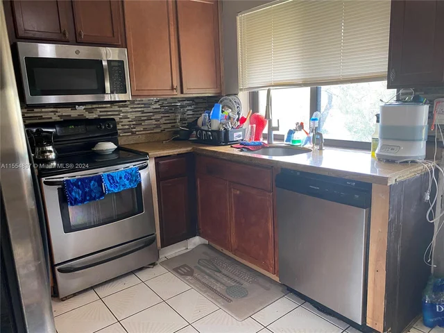 540 NW 214th St # 201, Miami Gardens FL 33169