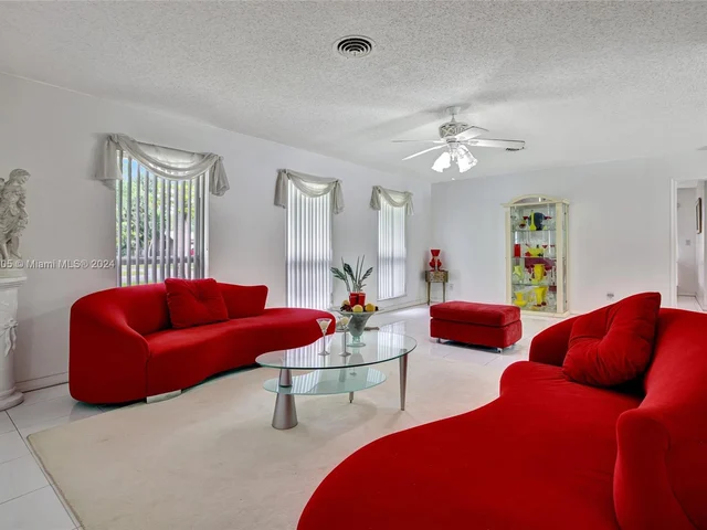 101 SW 63rd Ave, Plantation FL 33317