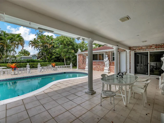 101 SW 63rd Ave, Plantation FL 33317