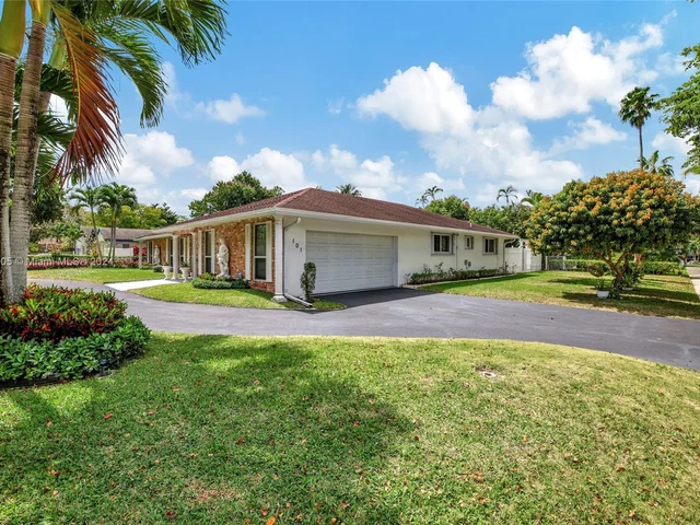 101 SW 63rd Ave, Plantation FL 33317