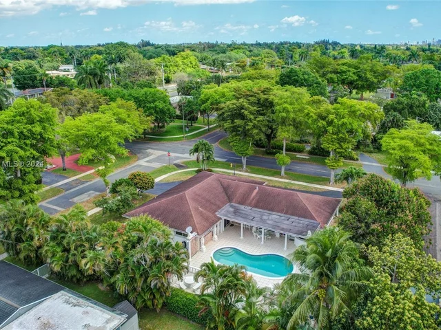 101 SW 63rd Ave, Plantation FL 33317