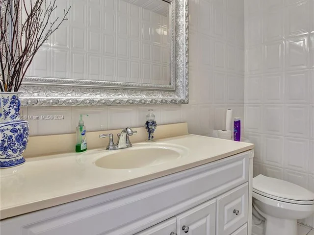 101 SW 63rd Ave, Plantation FL 33317