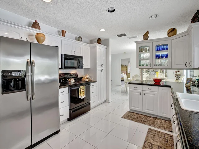 101 SW 63rd Ave, Plantation FL 33317