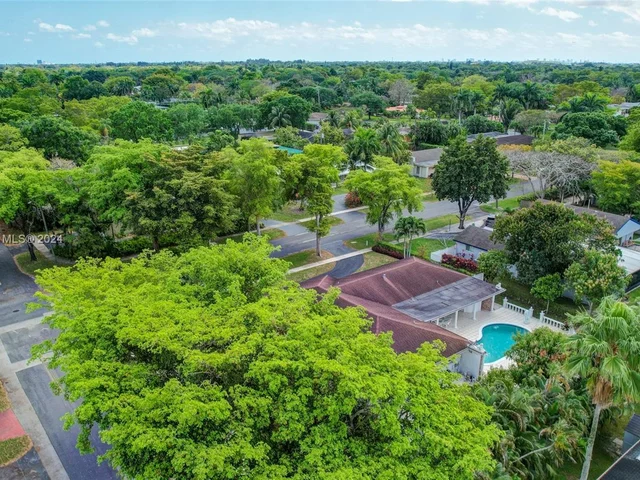 101 SW 63rd Ave, Plantation FL 33317