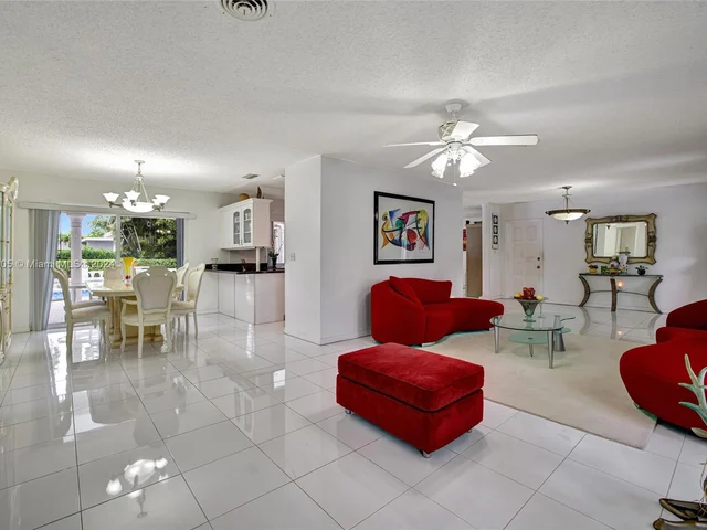 101 SW 63rd Ave, Plantation FL 33317