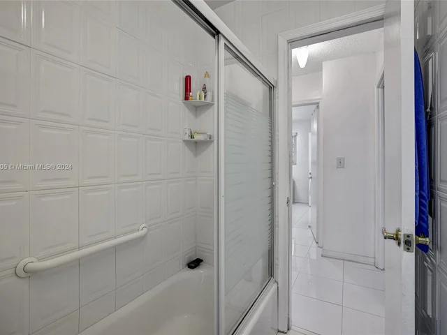 101 SW 63rd Ave, Plantation FL 33317