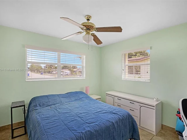 430 NW 76th Ave, Pembroke Pines FL 33024