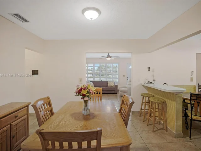 430 NW 76th Ave, Pembroke Pines FL 33024