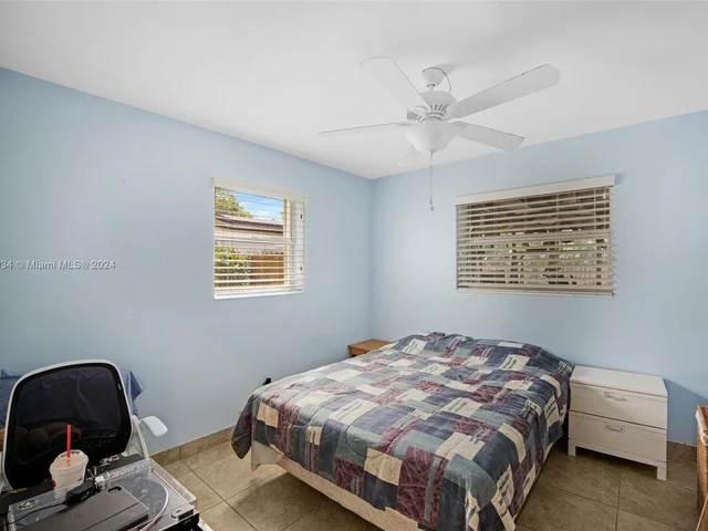 430 NW 76th Ave, Pembroke Pines FL 33024