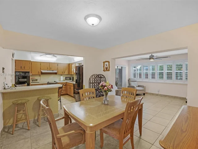 430 NW 76th Ave, Pembroke Pines FL 33024