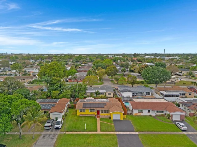 430 NW 76th Ave, Pembroke Pines FL 33024