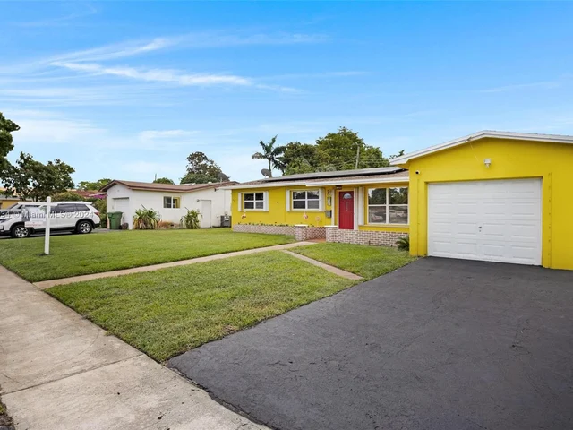 430 NW 76th Ave, Pembroke Pines FL 33024