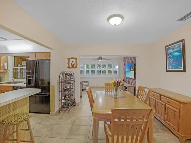 430 NW 76th Ave, Pembroke Pines FL 33024