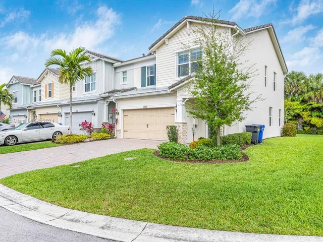1595 Evergreen Ter, Hollywood FL 33021