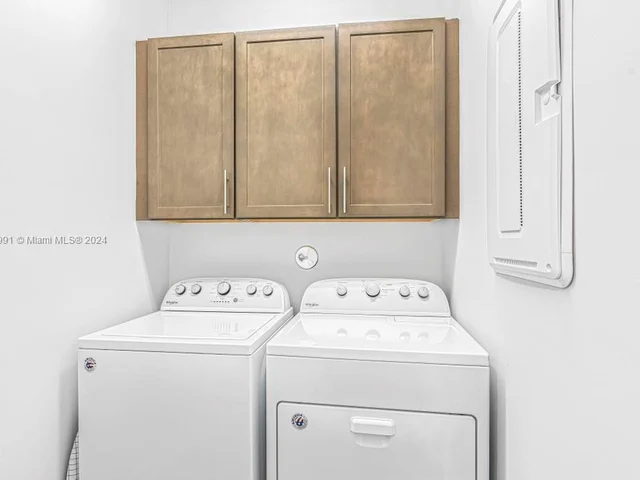 1595 Evergreen Ter, Hollywood FL 33021