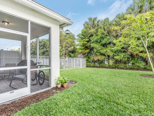 1595 Evergreen Ter, Hollywood FL 33021