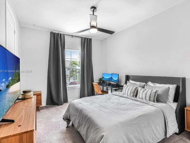 1595 Evergreen Ter, Hollywood FL 33021