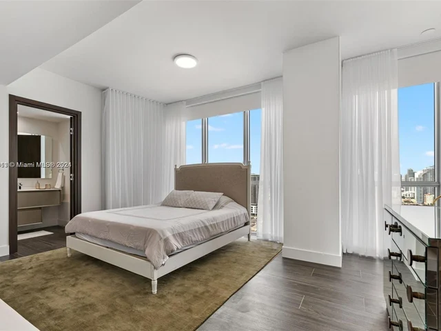 1100 Biscayne Blvd # 3507, Miami FL 33132