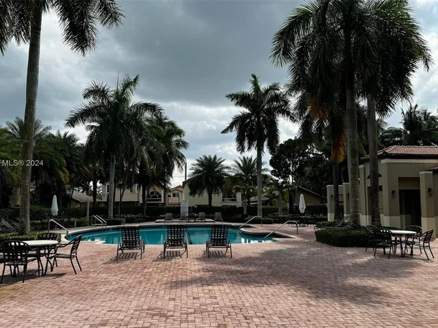 11374 NW 50th Ter, Doral FL 33178