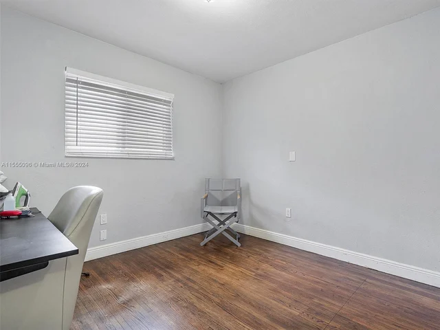 630 NE 130th St, North Miami FL 33161